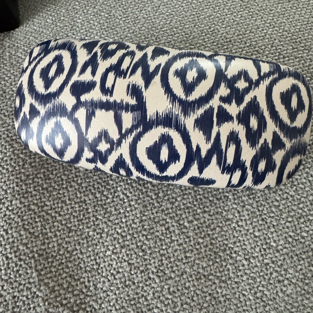 Stella & Dot sunglasses case